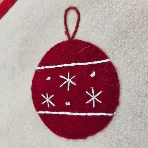 TAG Brand Wool Felt Christmas Table Mantel Runner 14 x 90 in Mistletoe Ornaments - Picture 4 of 7